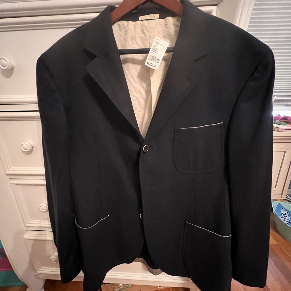Beautiful Navy Cashmere blazer, European size 56.  New never worn!